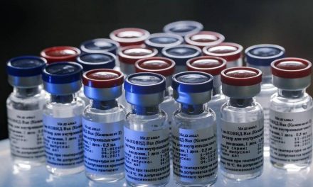 Brasil deve começar a produzir vacina russa contra a Covid-19 em dezembro