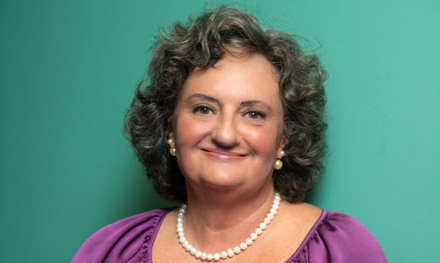 Criadora do curso de Gastronomia da UCS se reúne com profissionais de Caçapava
