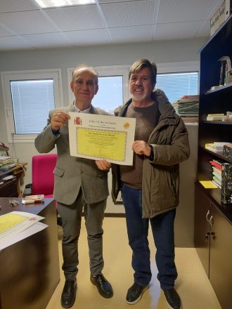 Guajará de Jesus Oliveira recebendo o título de Doctor en Aceites de Oliva_crédito Arquivo Pessoal