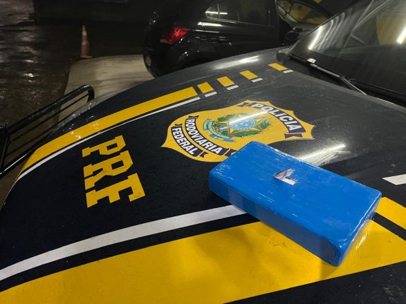 Homem é preso com cocaína em Caçapava_crédito PRF Divulgação