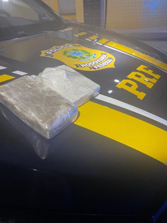 Homem é preso com crack e cocaína em Caçapava_crédito PRF Divulgação